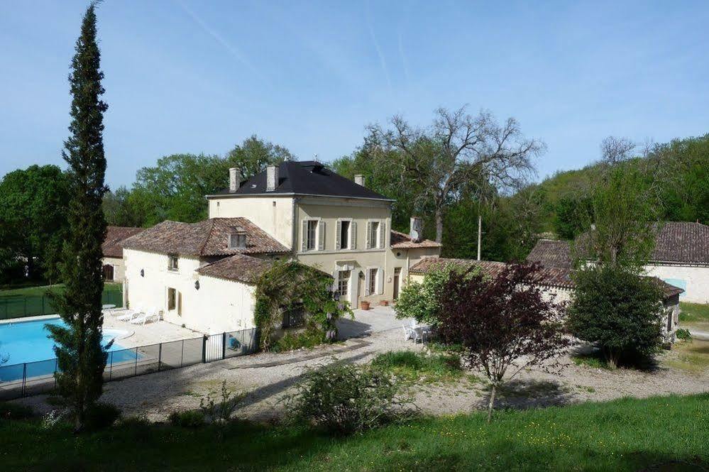 Aux Trois Fontaines Eynesse Exterior photo