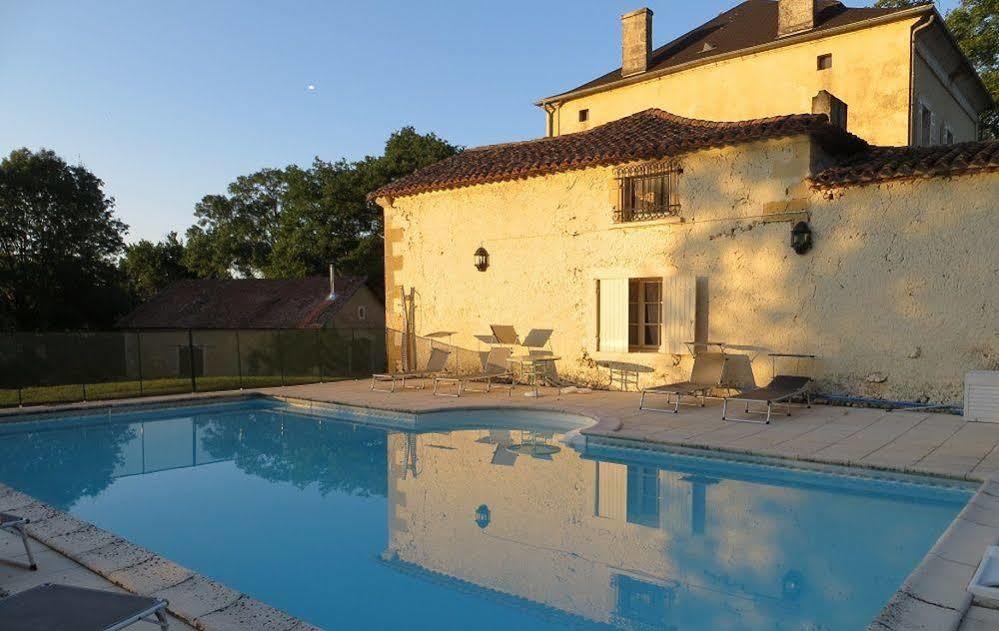 Aux Trois Fontaines Eynesse Exterior photo